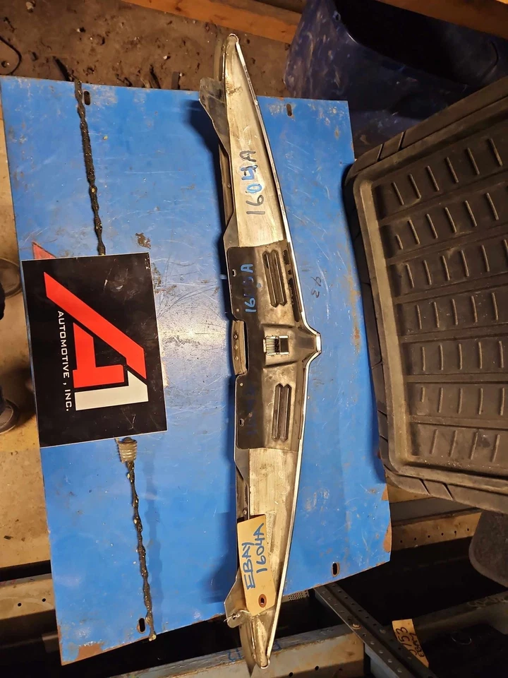 1998-2002 LINCOLN CONTINENTAL Grille Chrome Lincoln Red Emblem OEM Foto 4 de 4