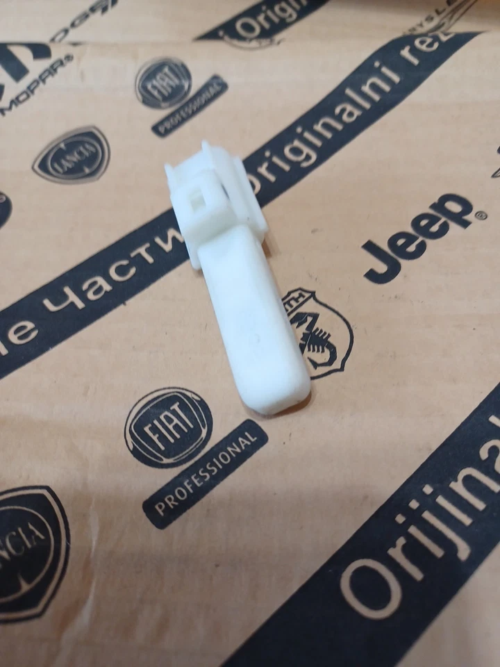 Переключатель уровня тормозной жидкости 2009-2023 Dodge и Chrysler 68048550AA от оригинального производителя новый - Изображение 3 из 3