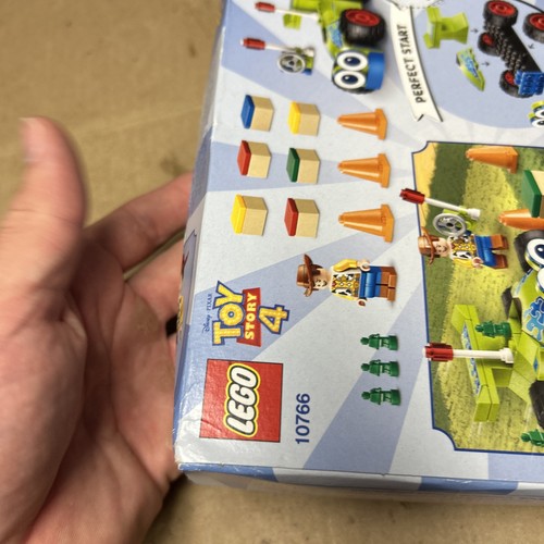 LEGO 10766 Disney Pixar Toy Story 4 Woody & RC - Juego retirado caja sellada dañada - Imagen 17 de 20