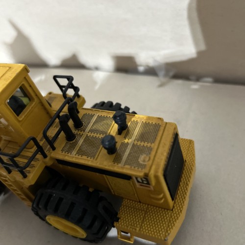 Caterpillar 992C Loader - "BEADLESS TIRE"- 1/48 - CCM - Diecast box 2 - Picture 5 of 7