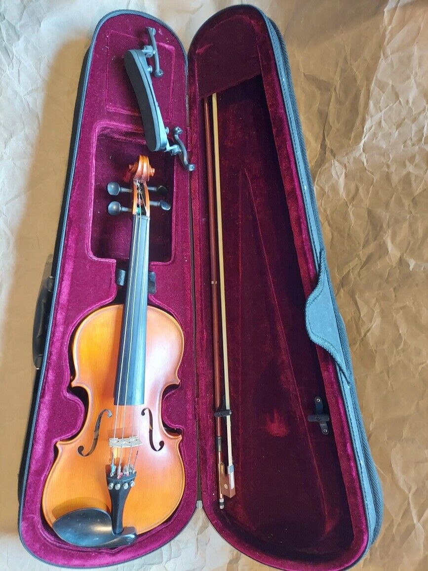 Verona Stradivarius Copy Model 8397E Violin, 3/4 Scale, Very Good Condition