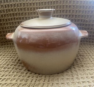 Frankoma 5W Stoneware Pottery Tan/Light Brown Bean Pot & Lid MINT CONDITION