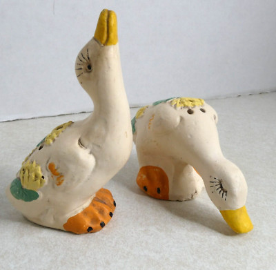 Vintage Chalkware Geese Salt & Pepper Shakers SP30-149