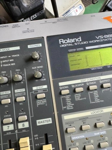 JUNK V-XPANDED ROLAND VS-880 8TRACK RECORDER - Picture 5 of 6
