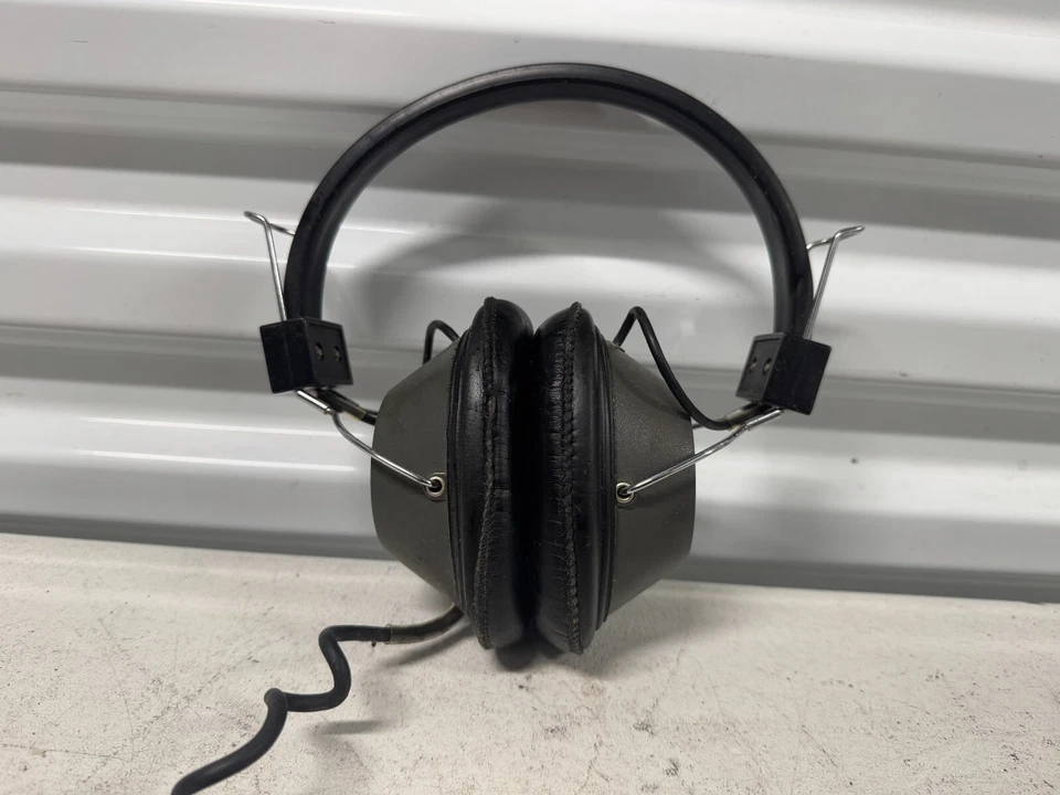 Yaesu YH-55 Shortwave Receiver Transceiver Communications Headphones - Image 3 of 4