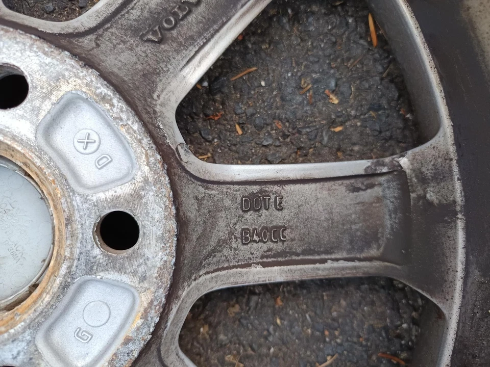 DUNLOP Winterreifen 225/50/R17 Auf Volvo Alufelge Gebraucht 7mm - Bild 3 von 4