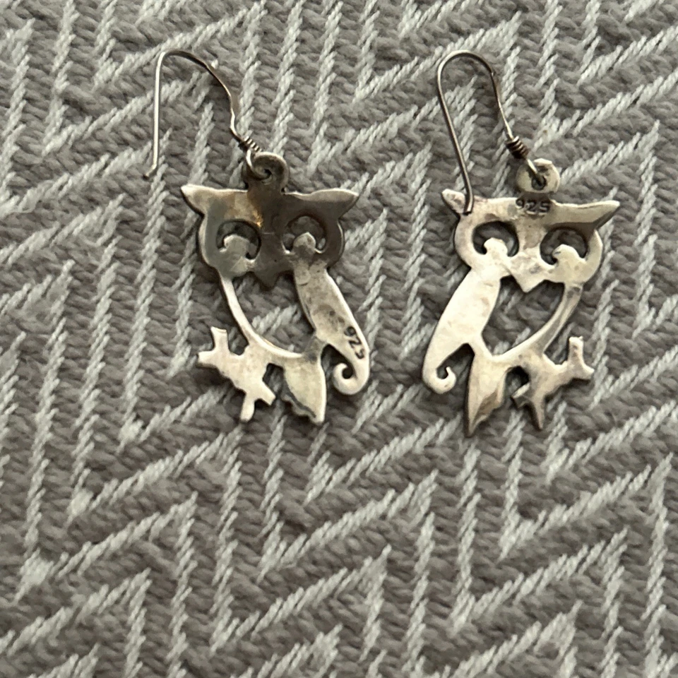 Pendientes de búho de plata de ley marcados 925 en cada uno. "El búho es de 1""" Foto 3 de 4