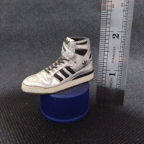 FRUM-HI silver No.15 Adidas Sneakers Shoes Bottle Cap Mini Figure Japan Vintage - Picture 3 of 5