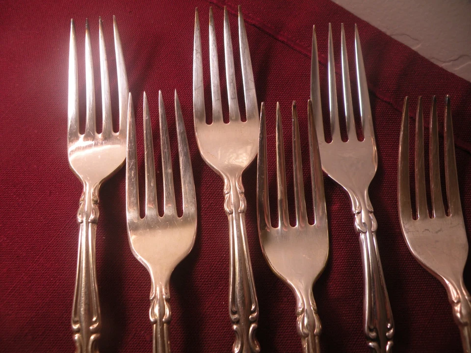 Juego de 6 horquillas de cena Oneida Community 1971 BEETHOVEN plateadas 7 3/8" A Foto 2 de 4