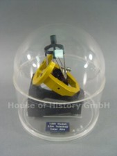 125229, ESA Reimar Lüst: Geschenk, Modell des Teleskop in Calar Alto, Max Planck