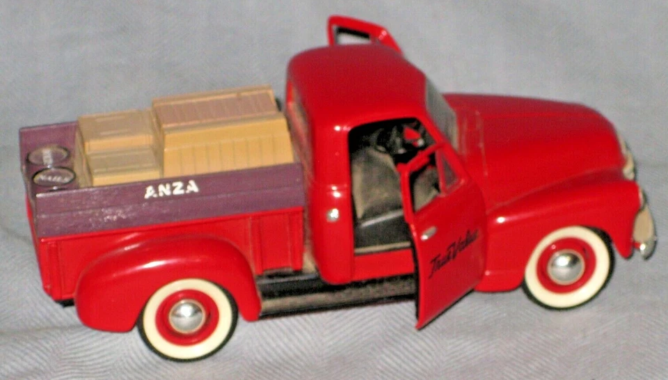 Camión de trabajo Chevrolet 1950 clásico rojo ferretería True Value Anza California  Foto 2 de 4