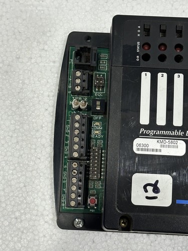 KMC CONTROLS KMD-5802 PROGRAMMABLE LOOP CONTROLLER - Picture 4 of 7