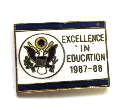 Excellence In Education 1987-88 US Great Seal Pin Eagle Olive Branches ...