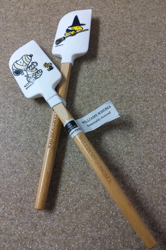Williams Sonoma Mini Peanuts Halloween Silicone Spatulas New