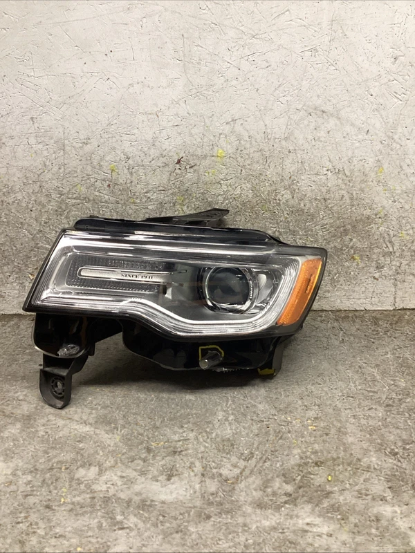 2016 JEEP GEAND CHEROKEE LEFT LH DRIVER SIDE HEADLIGHT OEM SUMMIT 55112923AB
