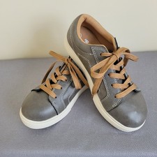 EUC Zoe  Zac Youth Size 4 Casual Shoes Sneakers Skid Resistant Gray Brown