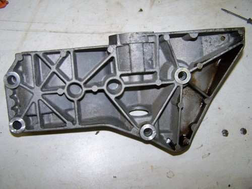 VW Golf 5 BCA 1,4l 16V Halterung Lichtmaschine Klimakompressor 036260885