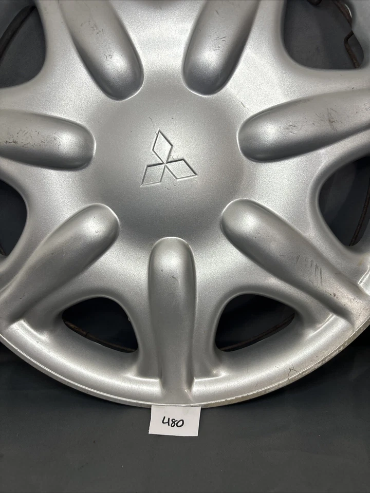 1996-1998 Mitsubishi Galant 14" calota OEM Hollander # 57556 - Imagem 3 de 4