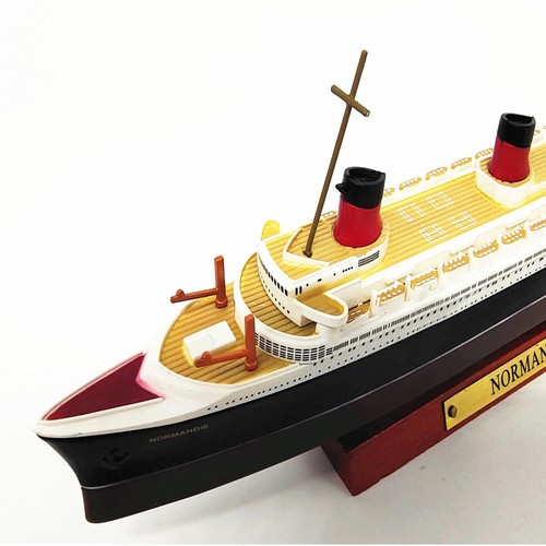 Normandie Cruise Ship Boat Model Cruise Souvenir Collection Display 1/1250 - Picture 10 of 14