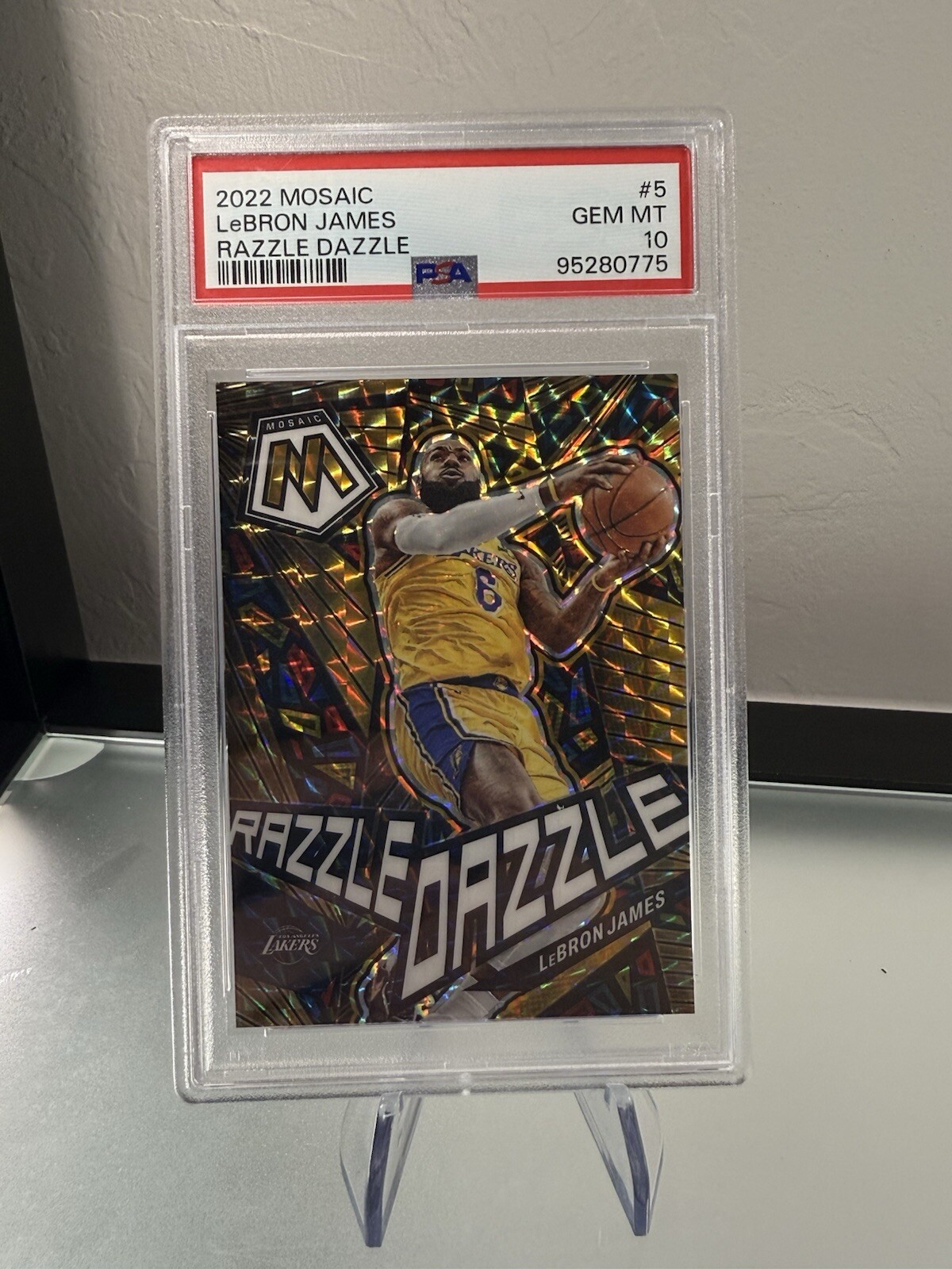 LeBron James 2023 Mosaic #12 Razzle Dazzle /(SSP) Price Guide 