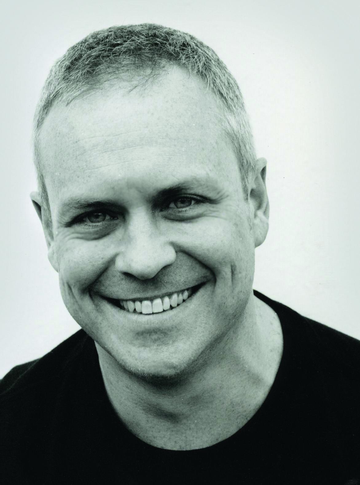 Thumbnail - Magnifico, Mark Blake