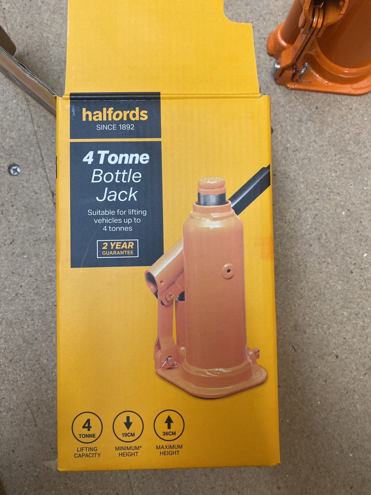 Halfords 4 Tonne Bottle Jack vehicle heavy duty 36cm high hydraulic