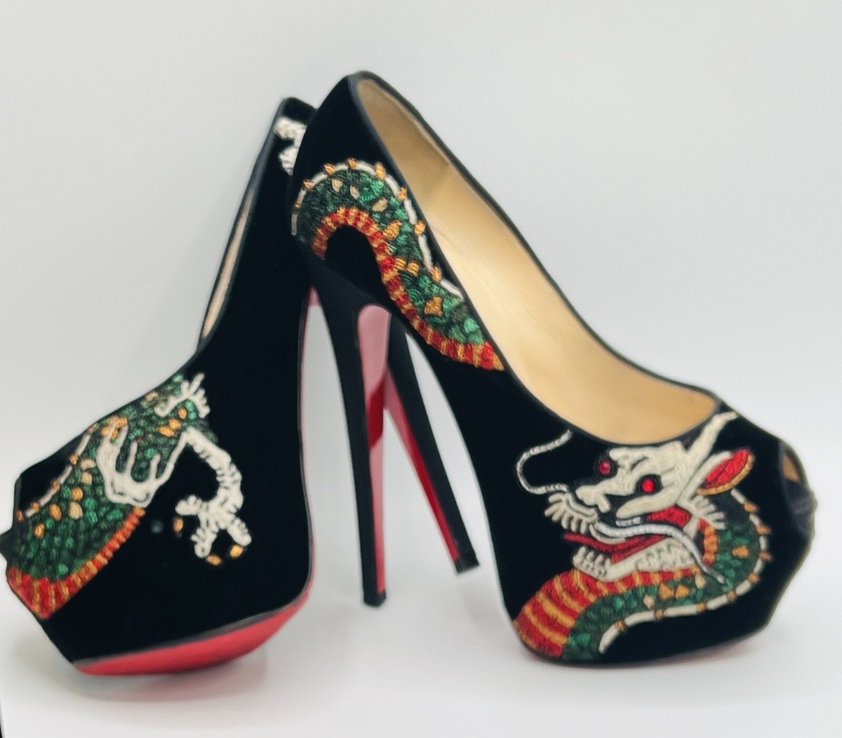 Christian Louboutin⑅⃛レースオープントゥ CHRISTIAN LOUBOUTIN WOMEN'S CRAZY SPIKED HIGH TOP SNEAKERS