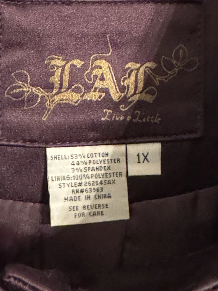 Abrigo sedoso LAL Live A Little para mujer 1X con botones mangas hinchadas 3/4 forrado ciruela Foto 3 de 4