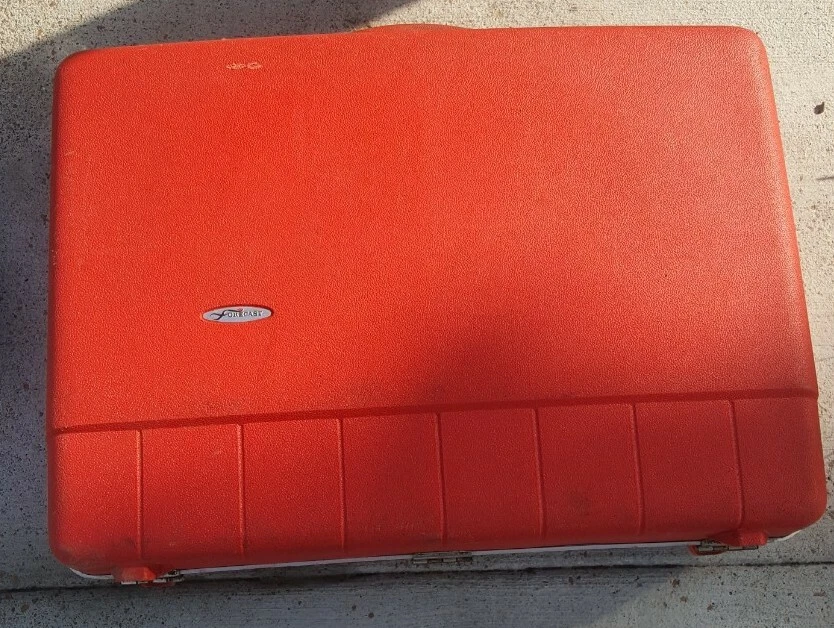 Vintage Sears Forecast Suitcase Red 20in High Hard Case Luggage Mid Century Rare - Image 3 of 4