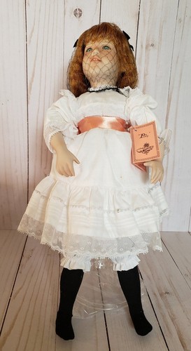 Vintage Polly Doll of Polly's Tea Party With Original Box Tag And Certificate - Picture 2 of 10