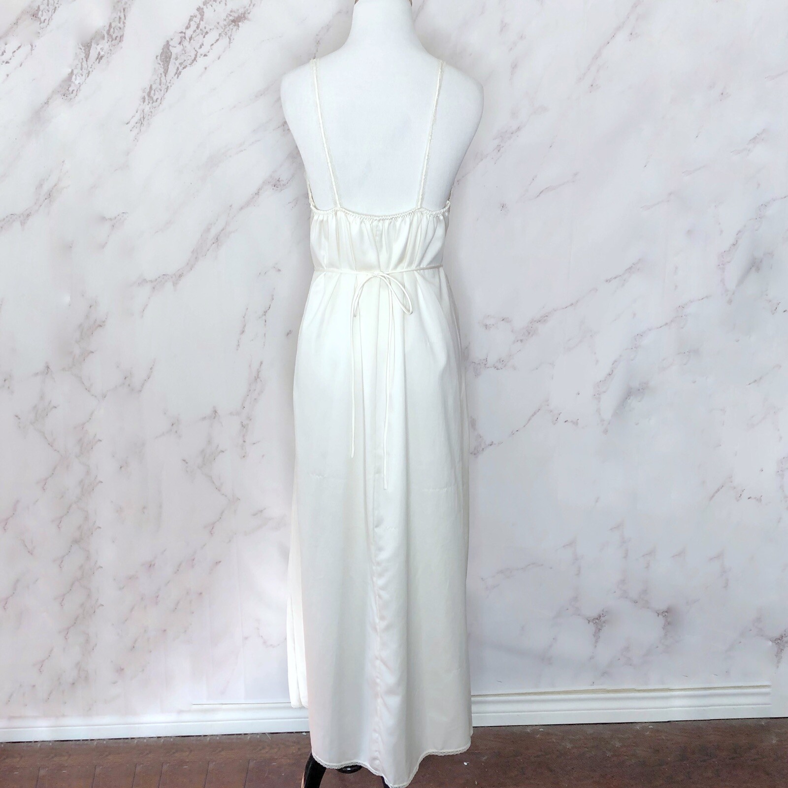 Vintage Victoria's Secret Gold Crown Label Ivory Sati… Gem