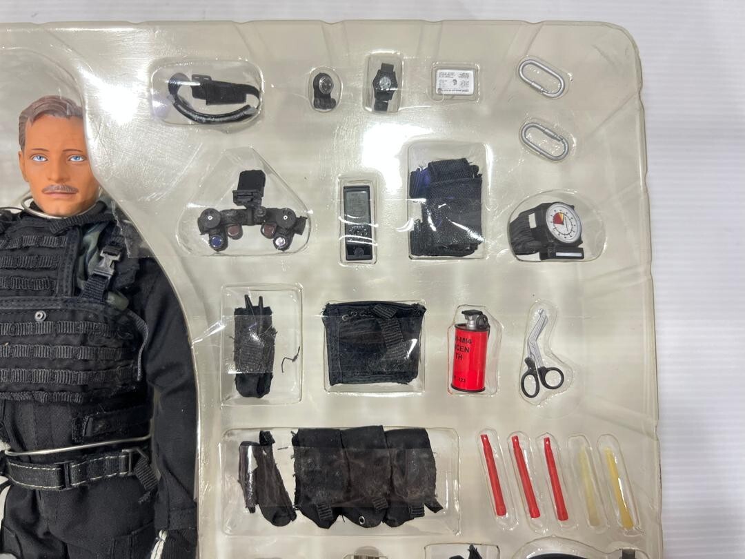 HOT TOYS U.S. NAVY SEAL TEAM 2 HALO NIGHT OPS JUMPER ACTION