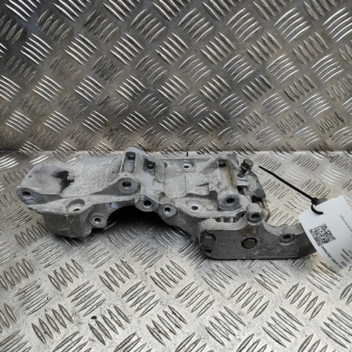 BMW X1 E84 Lichtmaschinen-Generator-Halterung 8506863 2,0 Diesel 105 kW 2013 330