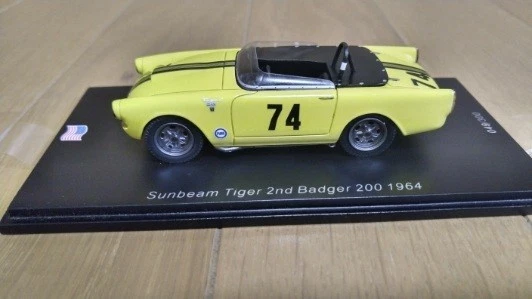 Modellino auto Spark 1/43 Sunbeam Tiger #74 1964 Badger 200 2nd Place K. Miles - Immagine 2 di 4