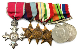 英国勲章・第二次世界大戦（1939～1945年）、刻印有、アンティーク 英国勲章・第二次世界大戦（1939～1945年）、刻印有、アンティーク