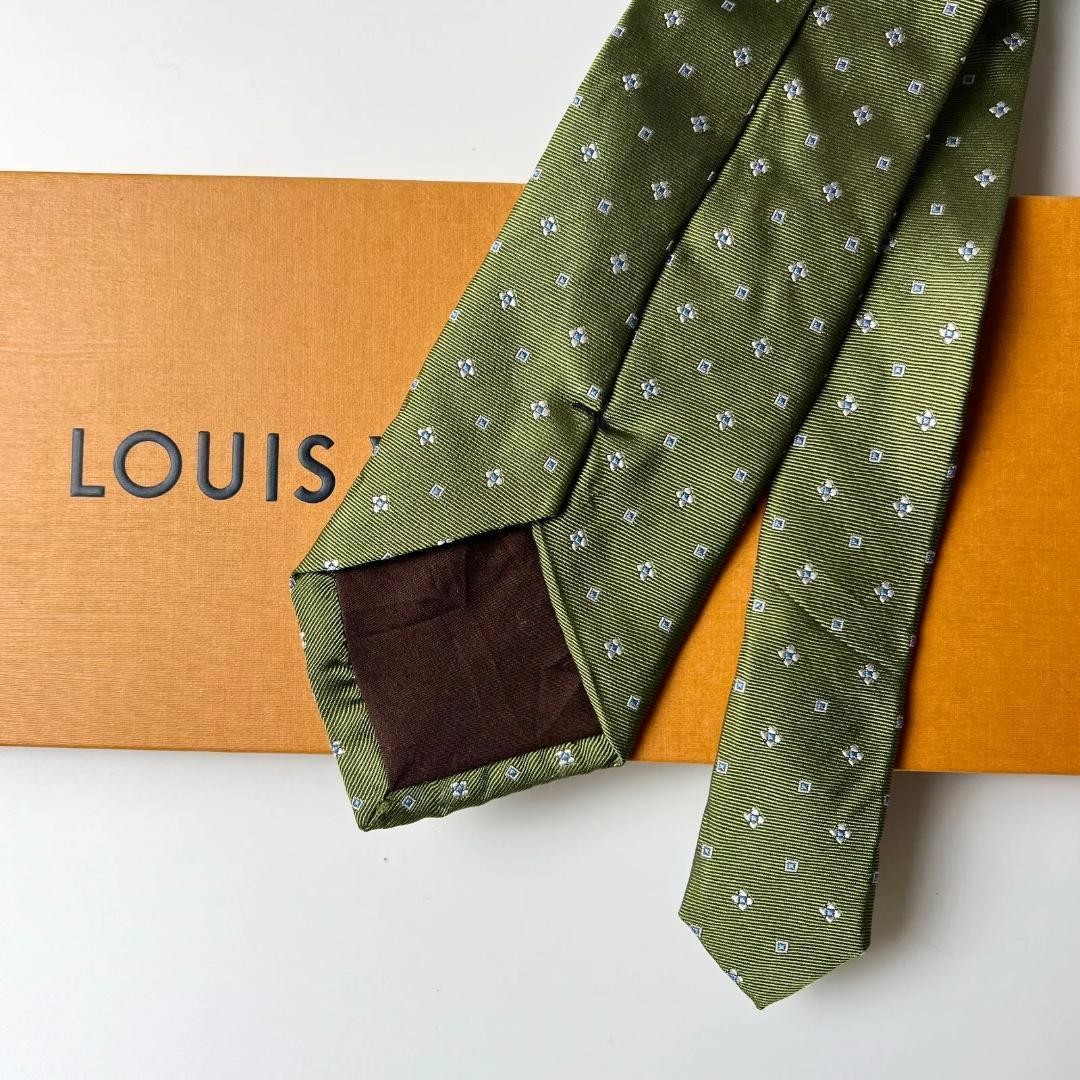 Louis Vuitton Tie 100% Silk Green Floral LV Other 3.4 inches From Japan thumbnail 21