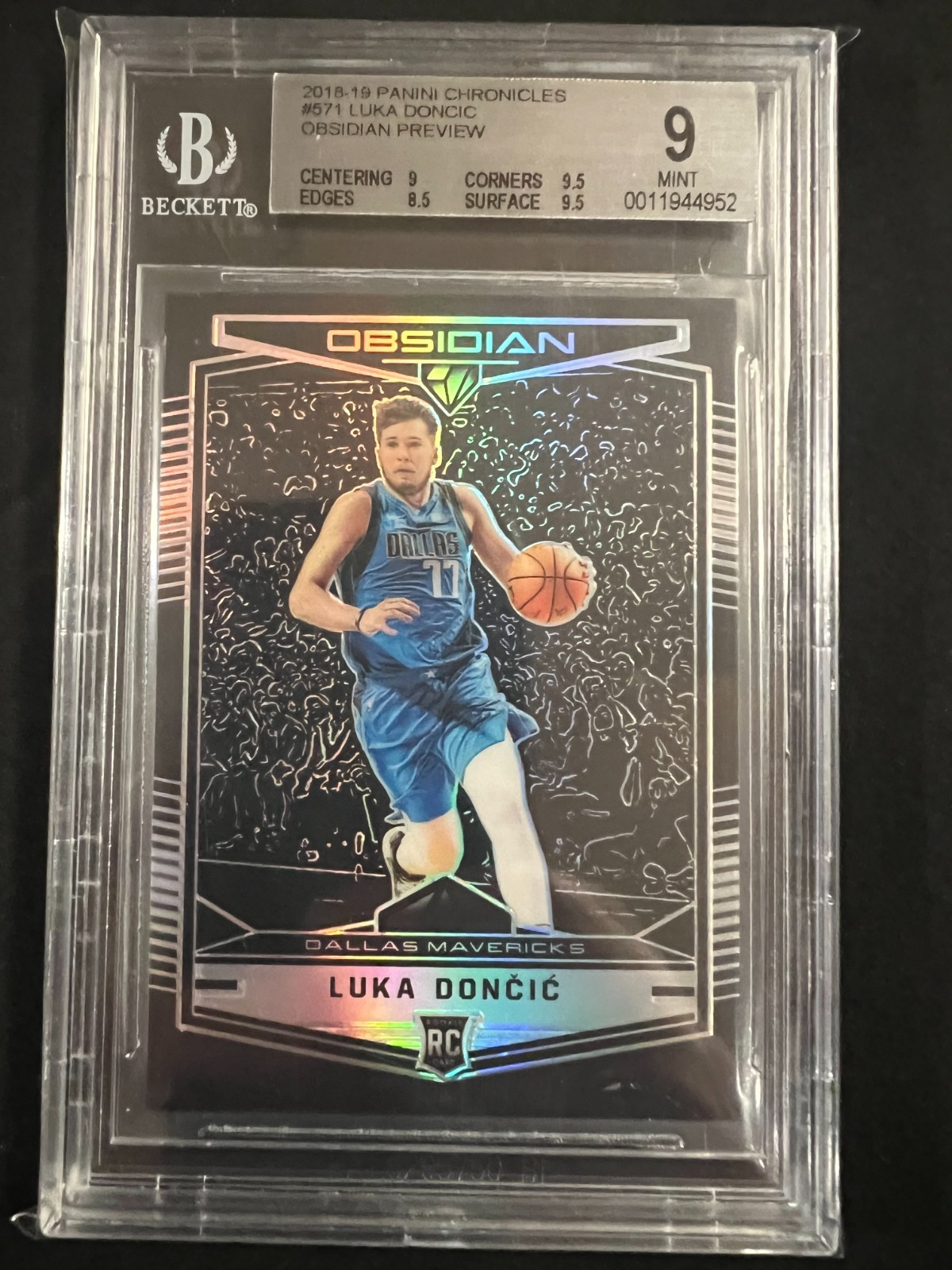 2018 Panini Chronicles #571 LUKA DONCIC Obsidian Preview BGS 9 ROOKIE RC