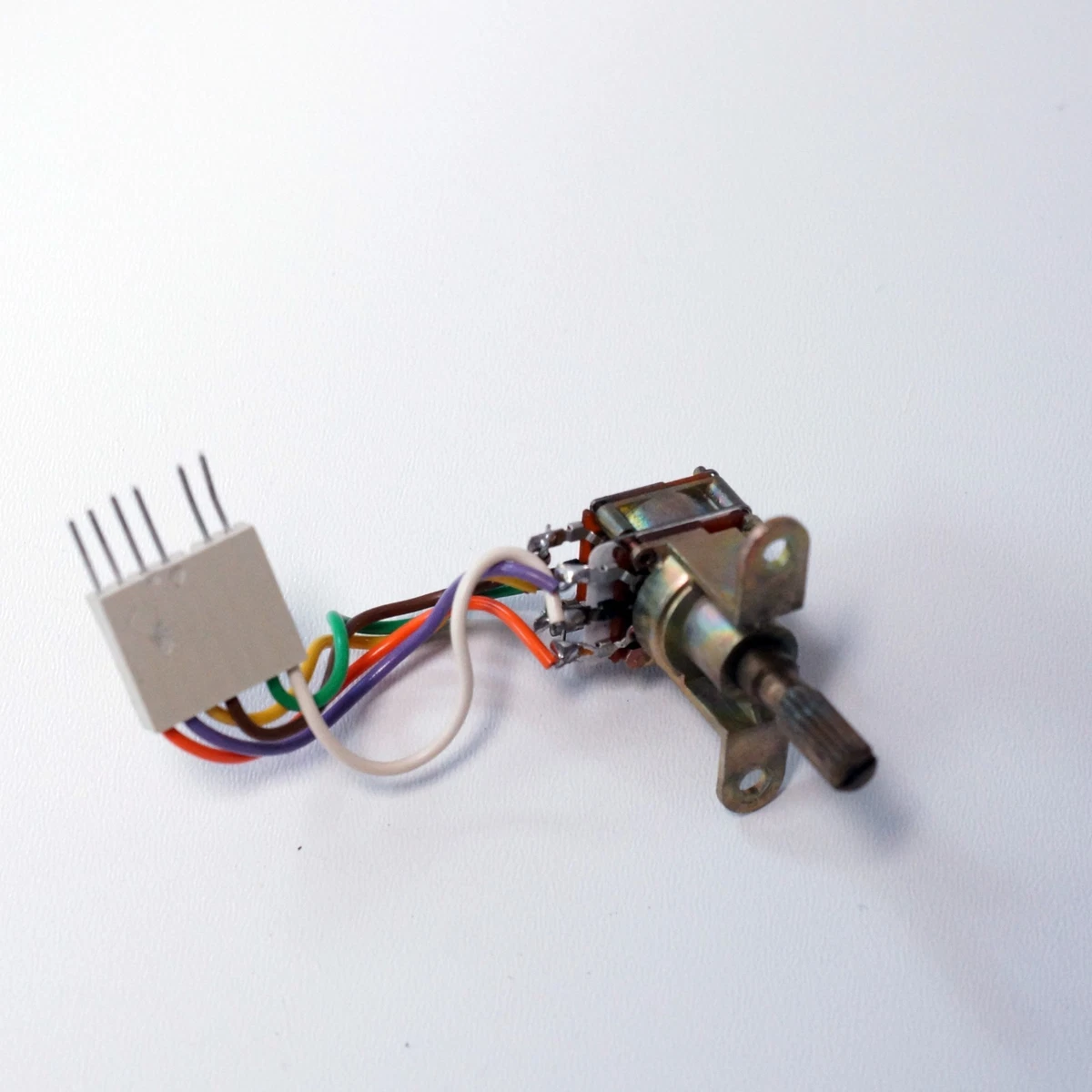 Potenciómetro regulador de equilibrio Revox B750 1.178.090.01