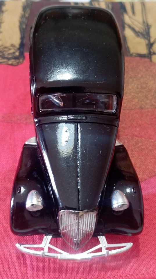 Solido 800903 1:18 Citroën Traction 11B - Nero - Immagine 3 di 4