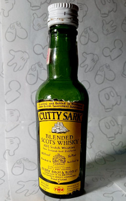 Cutty Sark Blended Scots Whisky Empty Vintage Mini TWA Airline Bottle 1/10 Pint