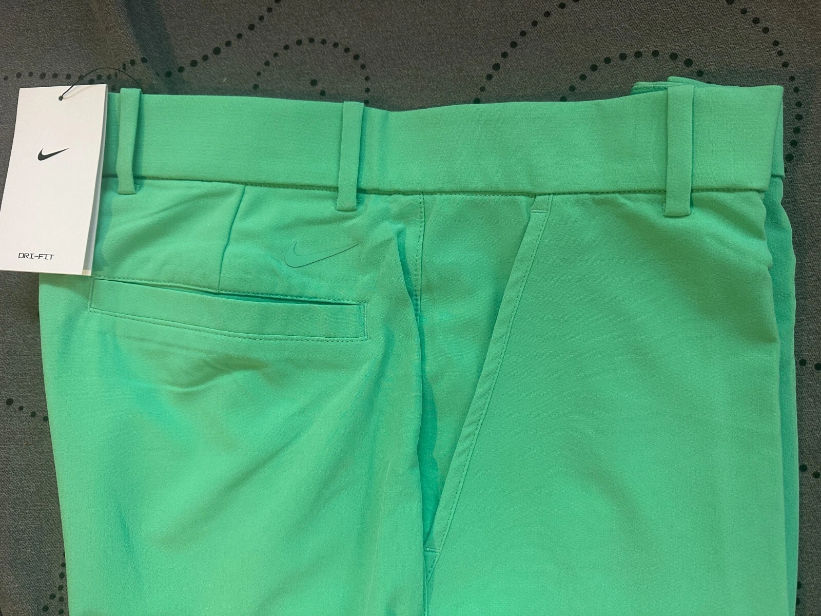 NIKE GOLF STANDARD FIT #363 GREEN SHORTS SIZE 32 MEN NWT $68.00