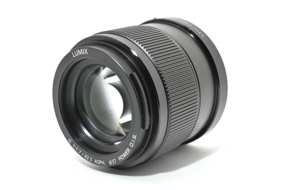 Panasonic Lumix G 42.5mm f1.7 Asph Power OIS - Image 2 of 4