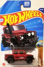 Hot Wheels '15 Land Rover Defender Double Cab {{ RED }}  Free Shipping