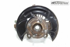Nissan Versa 2019-23 tracción delantera izquierda lado del conductor eje nudillo y cubo de rueda OEM
