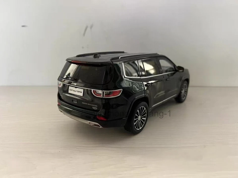 1/18 Jeep Grand Commander SUV Alloy Car Model by GAC Fiat Chrysler - Image 3 of 3