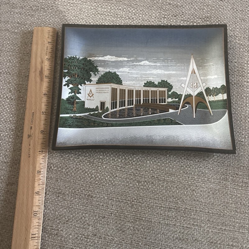 Vintage 1965 Masonic Brotherhood Center New York World's Fair Decorative Plate