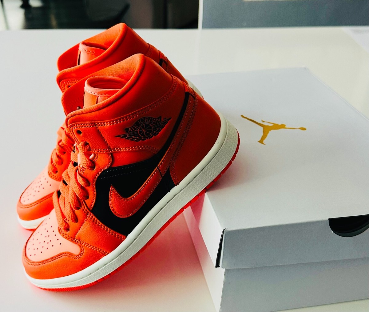 Nike Air Jordan 1 Mid SE Rush Orange Crimson Bliss DM3381