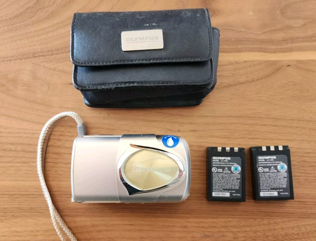 Olympus Stylus 400 Digital Camera 4.0MP 3x Zoom, Batteries, Case eBay