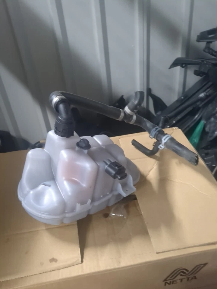 MANGUERAS TUBOS AUDI A4 B8 A5 8T 8F A6 C7 2.0 4G0122055D y LÍQUIDO DEPÓSITO 4g0121403r Foto 4 de 4