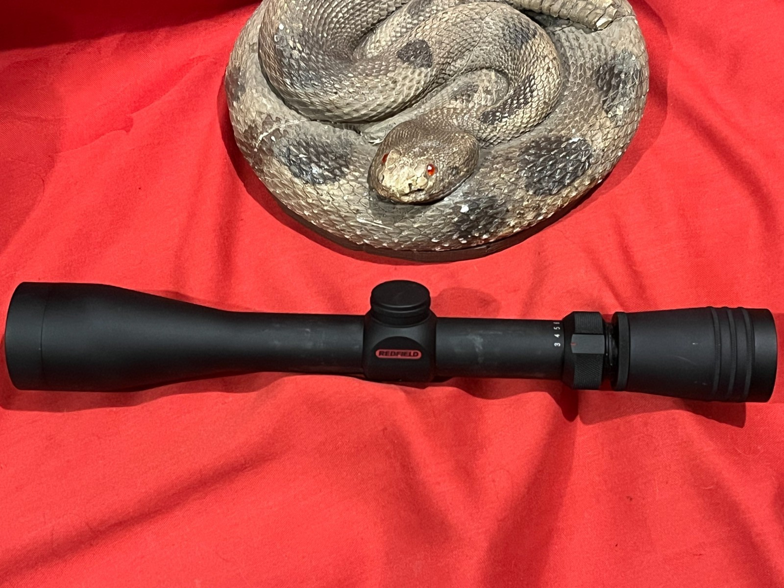 REDFIELD 3X-9X40 REVOLUTION rifle scope made by LEUPOLD 4-Plex reticle